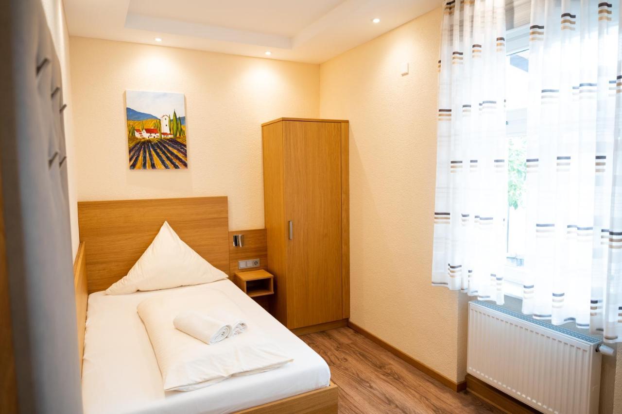 Gasthause Zur Krone Hotel Leimen  Bagian luar foto