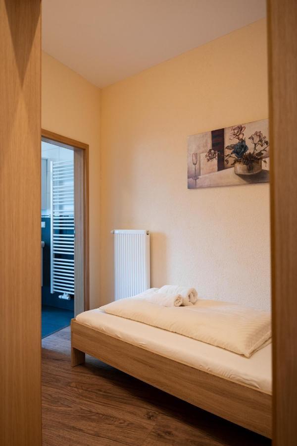 Gasthause Zur Krone Hotel Leimen  Bagian luar foto