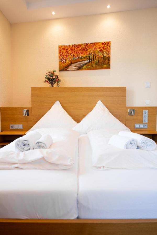 Gasthause Zur Krone Hotel Leimen  Bagian luar foto