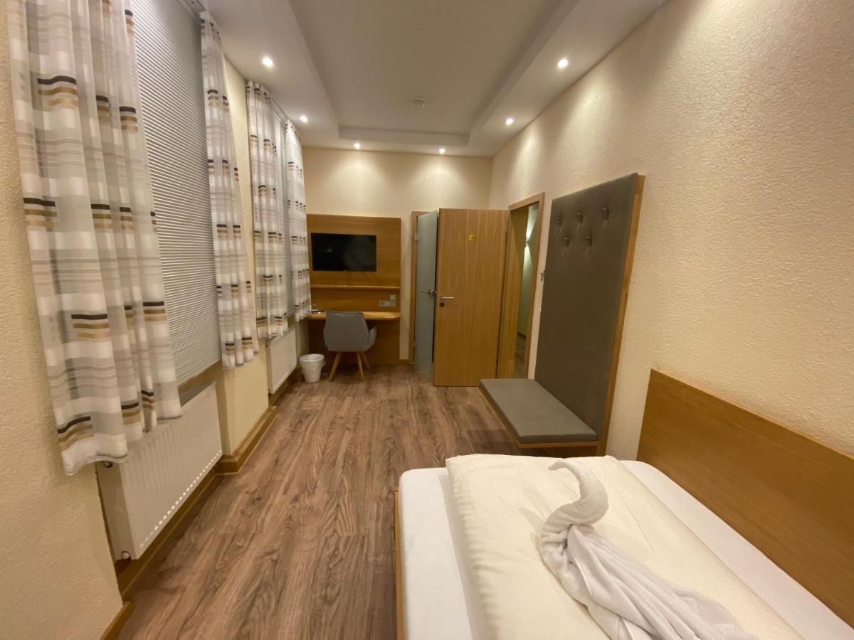 Gasthause Zur Krone Hotel Leimen  Bagian luar foto