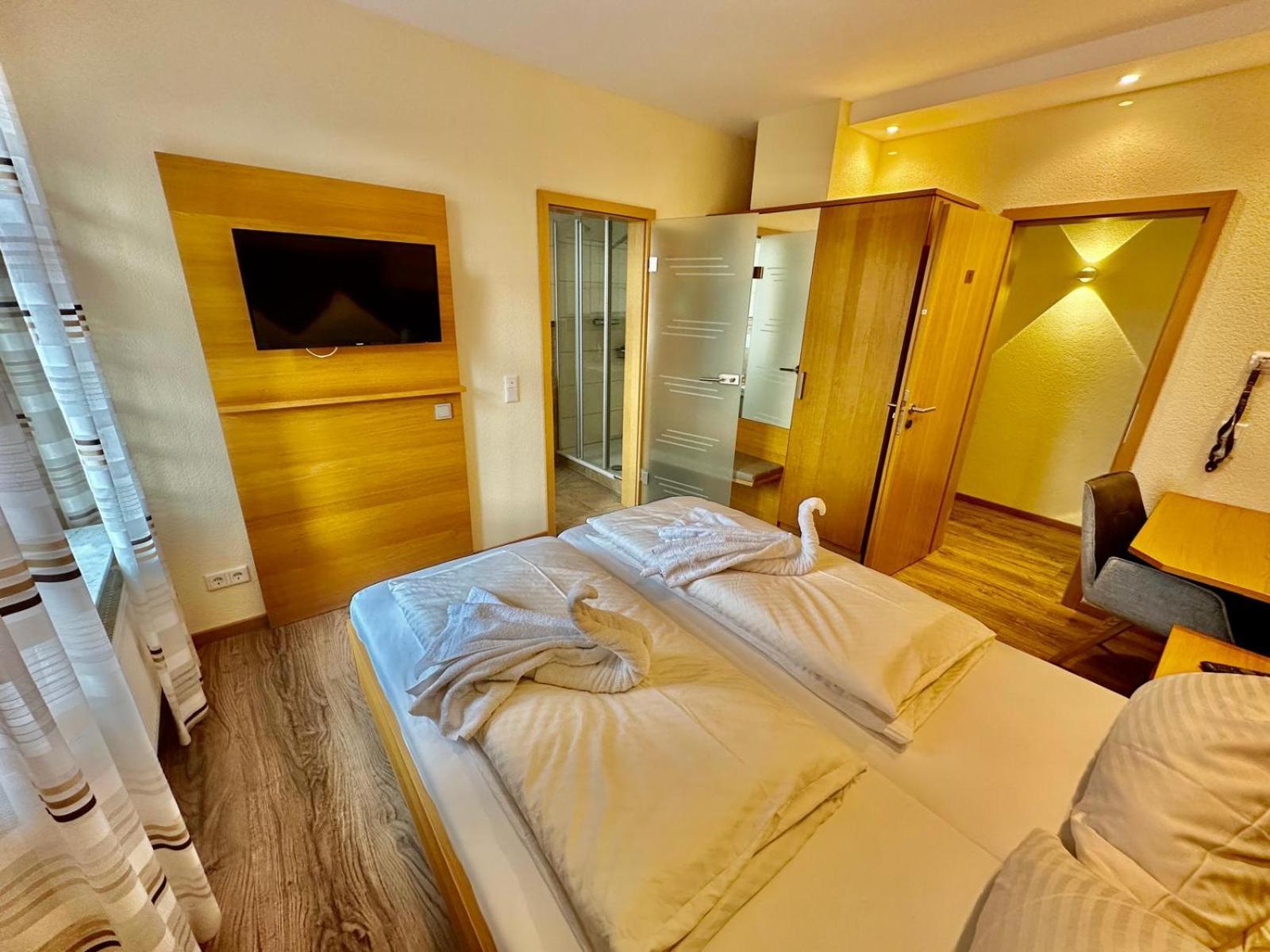 Gasthause Zur Krone Hotel Leimen  Bagian luar foto