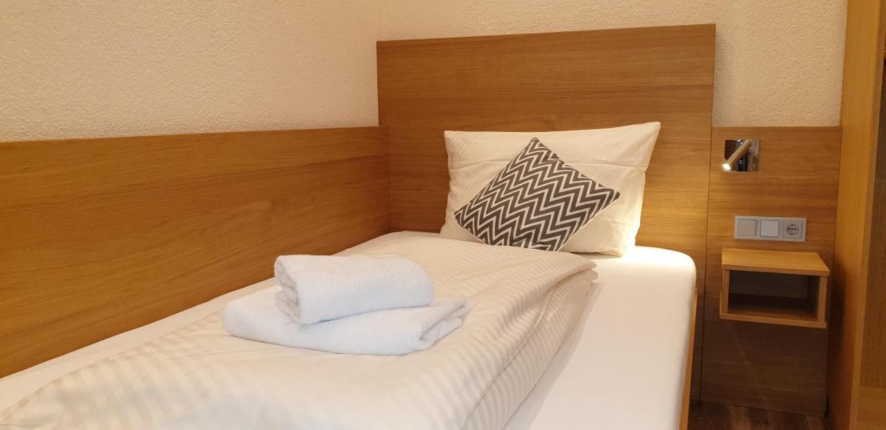 Gasthause Zur Krone Hotel Leimen  Bagian luar foto