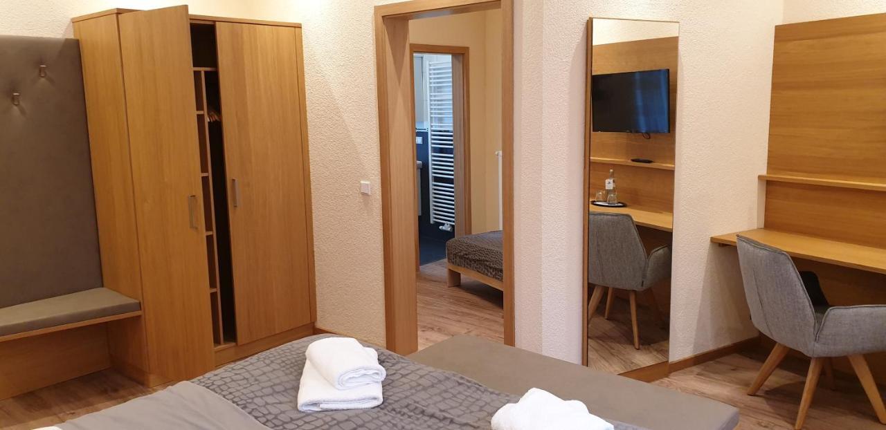Gasthause Zur Krone Hotel Leimen  Bagian luar foto