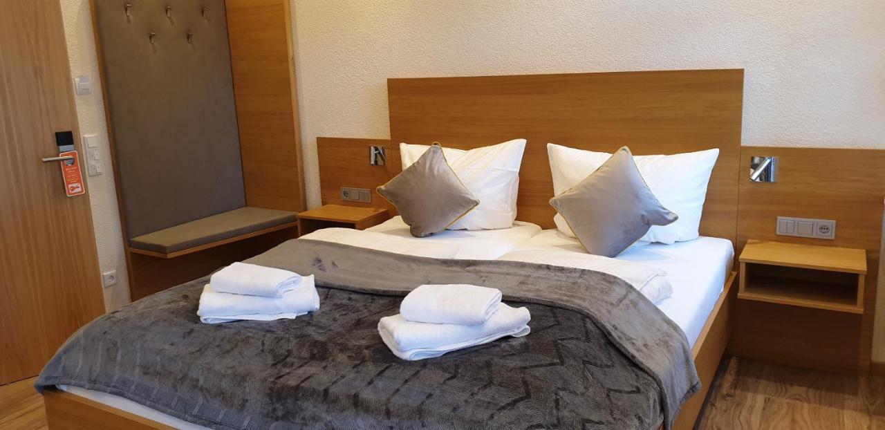 Gasthause Zur Krone Hotel Leimen  Bagian luar foto