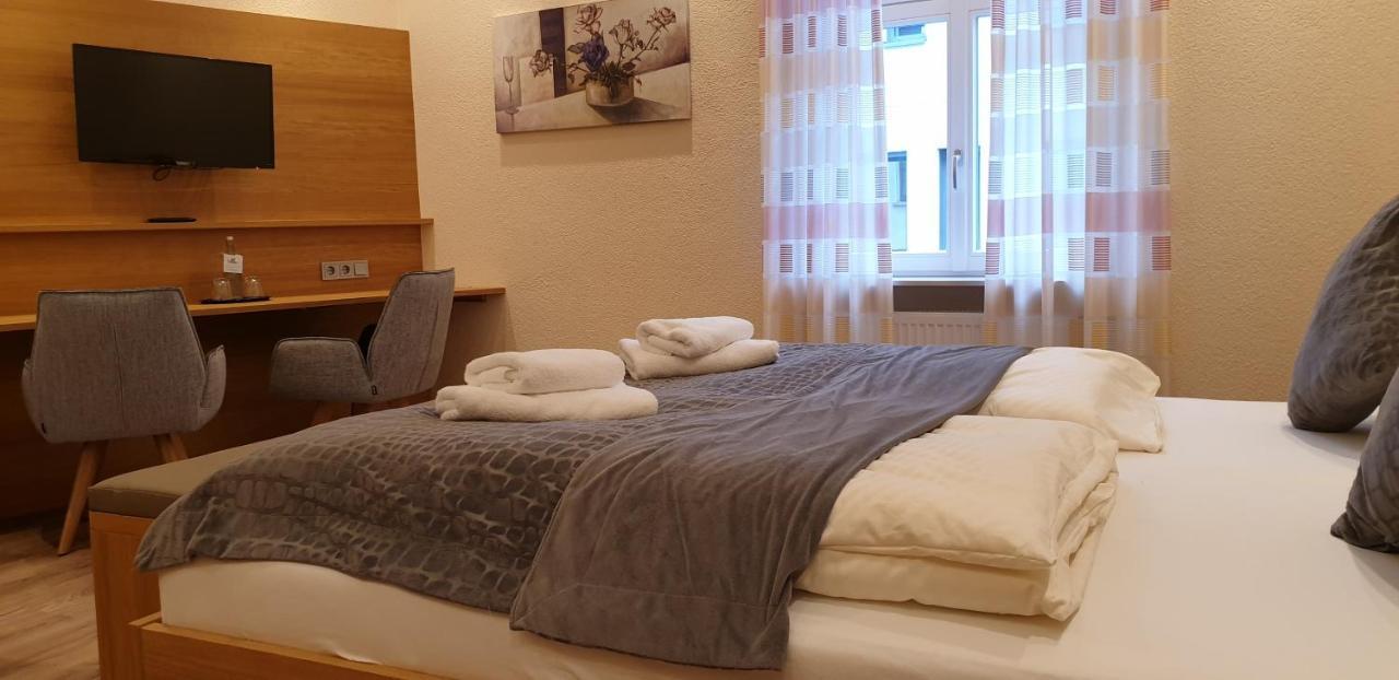 Gasthause Zur Krone Hotel Leimen  Bagian luar foto